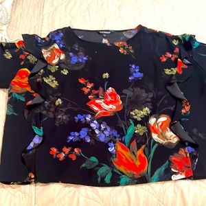 Express boxy top- size S